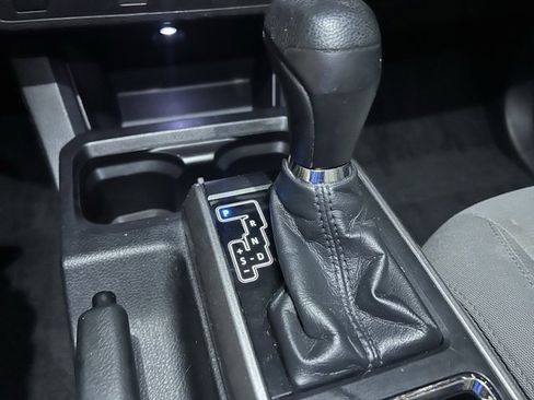 Used 2017 Toyota Tacoma SR5 image 9