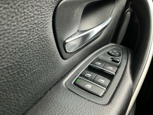 Used 2017 BMW 320i Sedan image 24