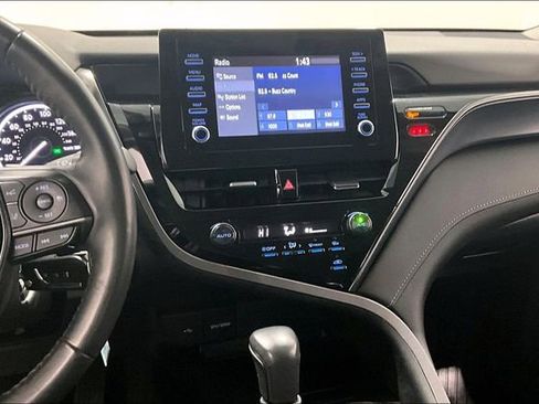 Used 2024 Toyota Camry SE FWD image 9