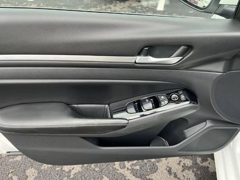 Certified 2023 Nissan Altima 2.5 SV FWD image 13