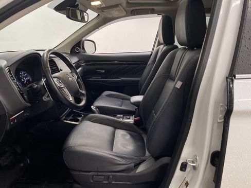 Used 2018 Mitsubishi Outlander GT image 13