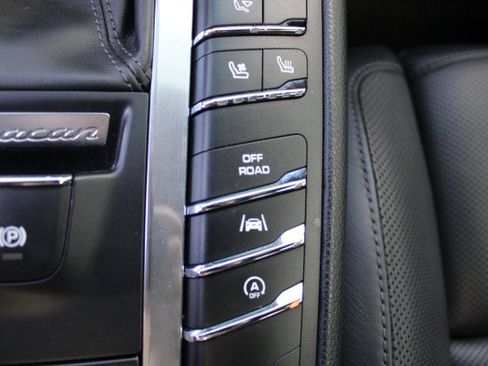 Used 2017 Porsche Macan S AWD/4WD image 38