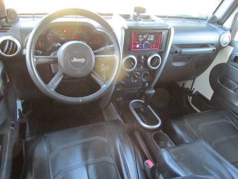 Used 2008 Jeep Wrangler Unlimited X image 15