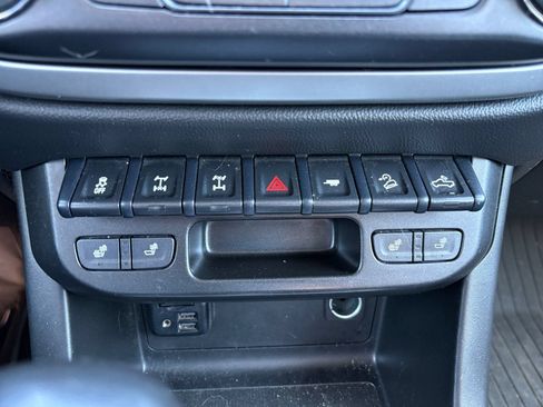Used 2022 Chevrolet Colorado ZR2 AWD/4WD image 30