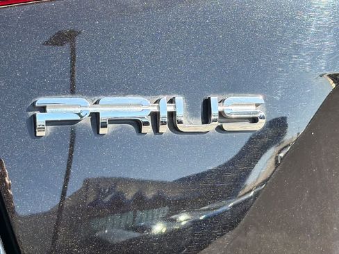 Used 2021 Toyota Prius LE AWD/4WD image 12
