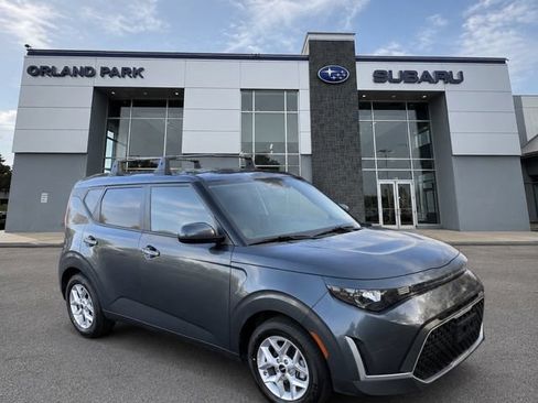 Used 2025 Kia Soul LX w/ LX Technology Package FWD image 3