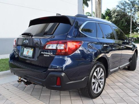 Used 2018 Subaru Outback 3.6R Touring AWD/4WD image 6