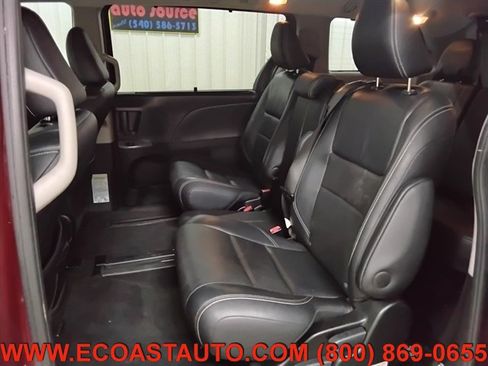 Used 2016 Toyota Sienna SE w/ SE Preferred Package FWD image 13