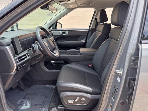 Used 2024 Hyundai Santa Fe SEL FWD image 16