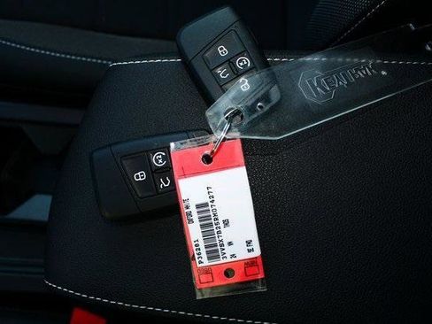 Used 2024 Volkswagen Taos SE image 21