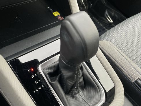 Certified 2025 Subaru Forester Premium image 25