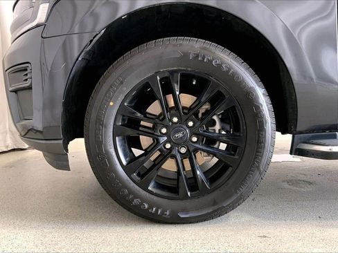 Used 2022 Ford Expedition XLT image 6