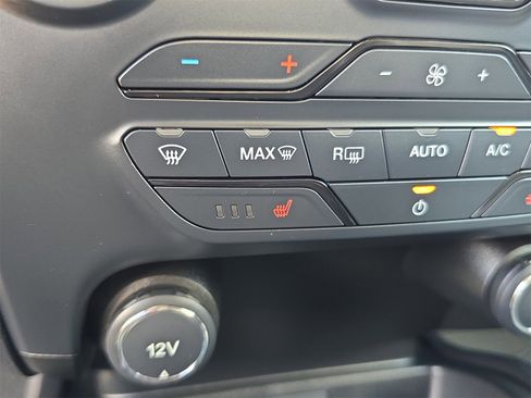 Used 2019 Ford Ranger XLT w/ Equipment Group 302A Luxury image 18