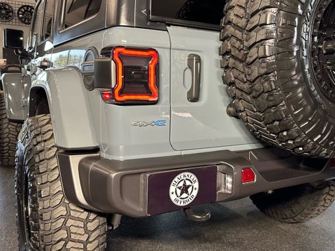 Used 2024 Jeep Wrangler Unlimited image 10