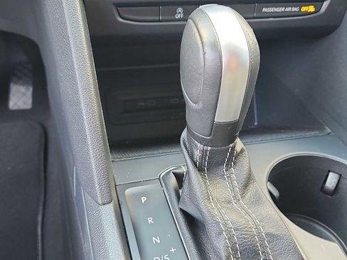 Used 2023 Volkswagen Atlas SE AWD/4WD image 14