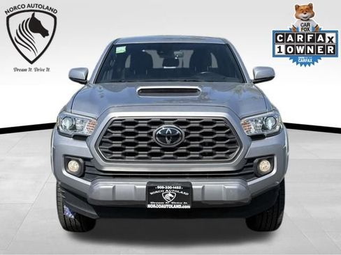Used 2021 Toyota Tacoma TRD Sport image 2