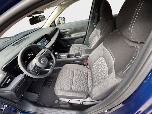 Used 2025 Nissan Kicks SV image 15