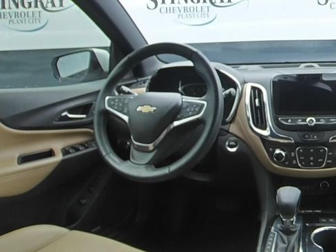 Used 2023 Chevrolet Equinox Premier FWD image 16
