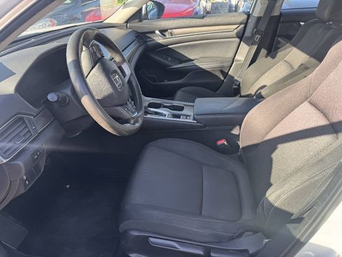 Used 2018 Honda Accord LX image 9