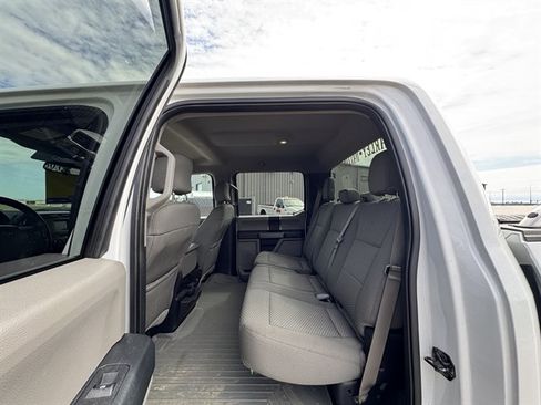 Used 2015 Ford F150 XLT AWD/4WD image 9