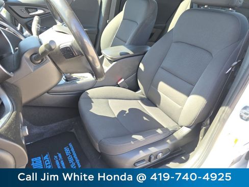 Used 2018 Chevrolet Malibu LT FWD image 22
