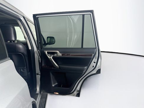 Used 2016 Lexus GX 460 w/ Premium Package AWD/4WD image 33
