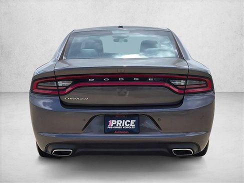 Used 2019 Dodge Charger SXT w/ Leather Interior Group RWD image 7