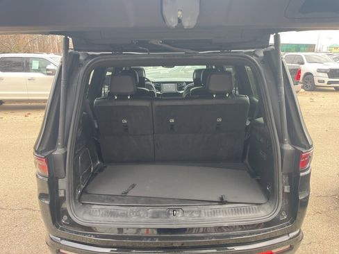 Used 2024 Jeep Wagoneer Series II w/ Convenience Group I image 10