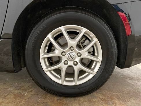 Used 2025 Chrysler Pacifica Select FWD image 27