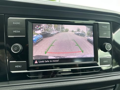Used 2024 Volkswagen Jetta SE FWD image 15