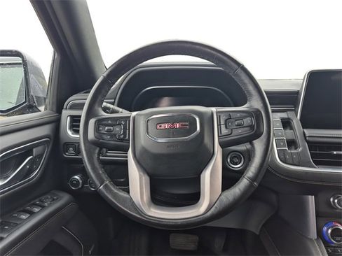Used 2022 GMC Yukon SLT w/ SLT Premium Package image 12