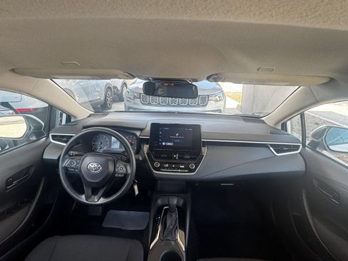 Used 2025 Toyota Corolla LE FWD image 33