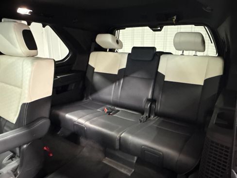 Used 2023 Toyota Sequoia Capstone AWD/4WD image 30