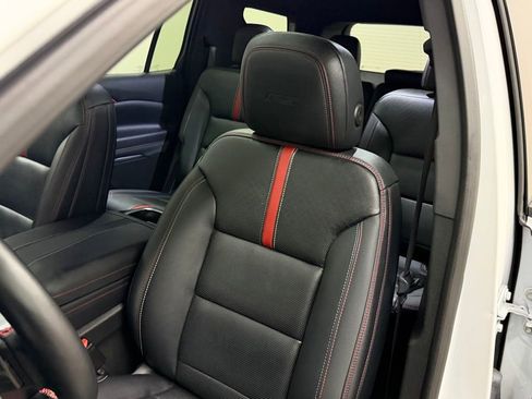 Certified 2025 Chevrolet Traverse RS AWD/4WD image 48