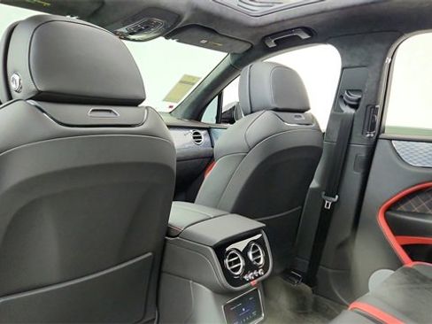 Used 2022 Bentley Bentayga Speed image 29