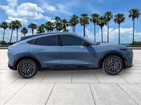 Used 2024 Ford Mustang Mach-E Premium image 9