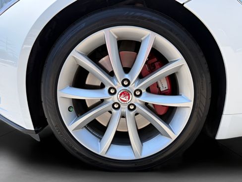 Used 2019 Jaguar F-TYPE Convertible RWD image 23