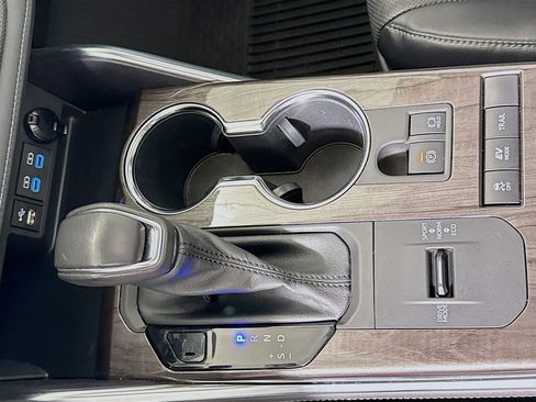 Certified 2022 Toyota Highlander Platinum image 16