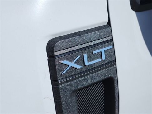 New 2025 Ford Maverick XLT w/ XLT Luxury Package image 8