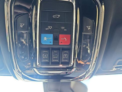 Used 2023 Jeep Grand Cherokee L Summit w/ Luxury Tech Group V image 27