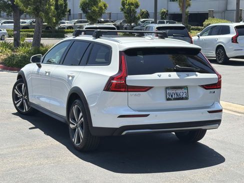 Used 2026 Volvo V60 B5 Cross Country Plus w/ Climate Package AWD/4WD image 7