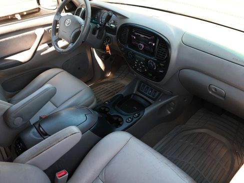 Used 2007 Toyota Sequoia SR5 image 18
