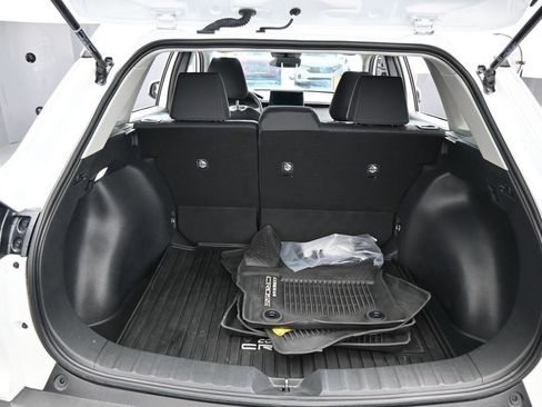 Used 2024 Toyota Corolla Cross LE FWD image 40