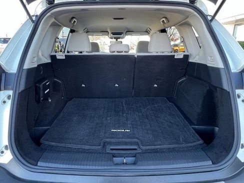 Used 2021 Nissan Rogue SV image 26