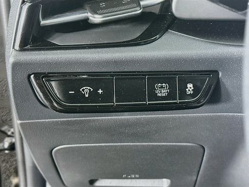 Used 2026 Kia Niro LX FWD image 17