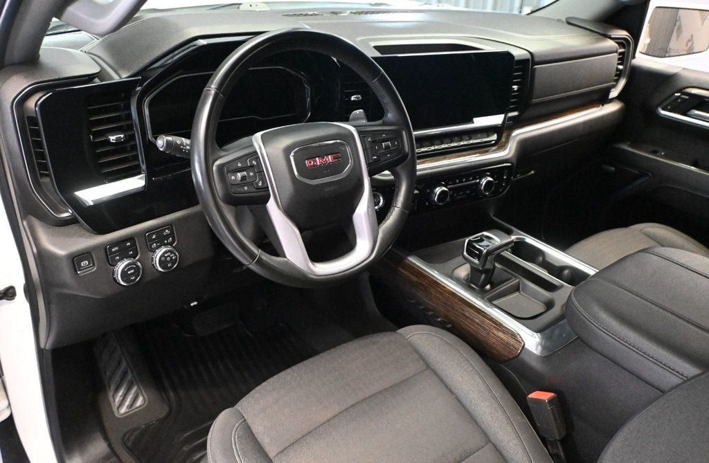 Used 2023 GMC Sierra 1500 Elevation w/ Preferred Package AWD/4WD image 10