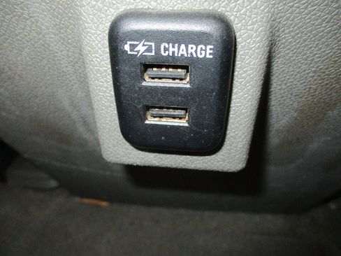 Used 2015 Chevrolet Traverse LT w/ Style and Technology Package FWD image 22