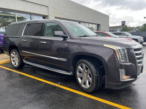 Used 2015 Cadillac Escalade ESV Luxury AWD/4WD image 3