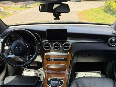 Used 2017 Mercedes-Benz GLC 300 image 3