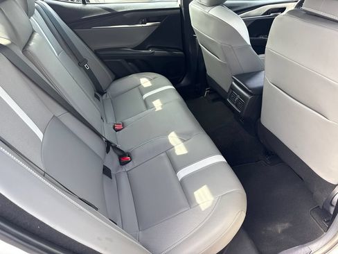 Used 2025 Toyota Camry SE w/ Convenience Package FWD image 14